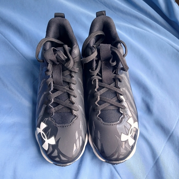 Under Armour Black/White Cleats Size 1Y Unisex - Picture 1 of 6